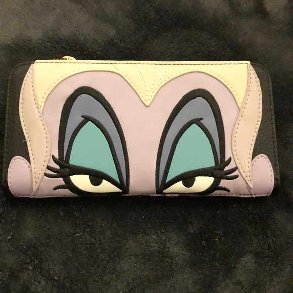 loungefly ursula wallet